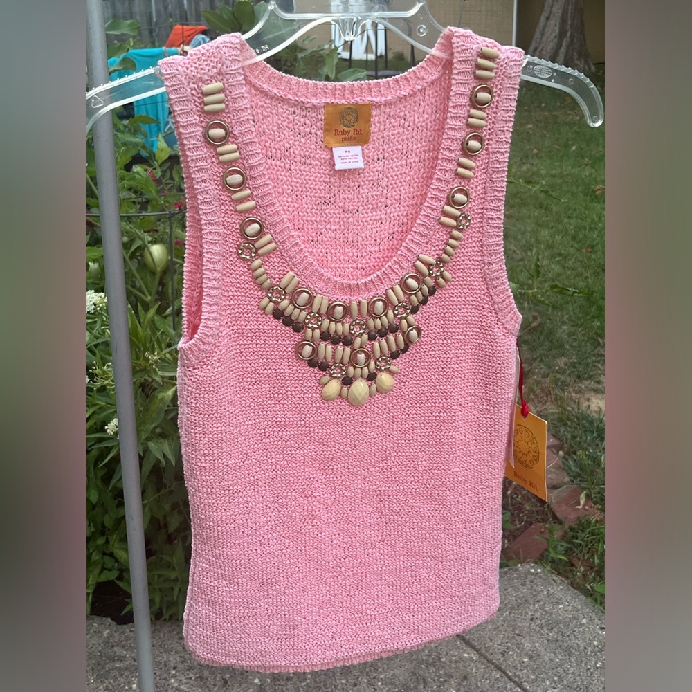 Ruby Rd NWT beautiful pale pink knit tank with beading